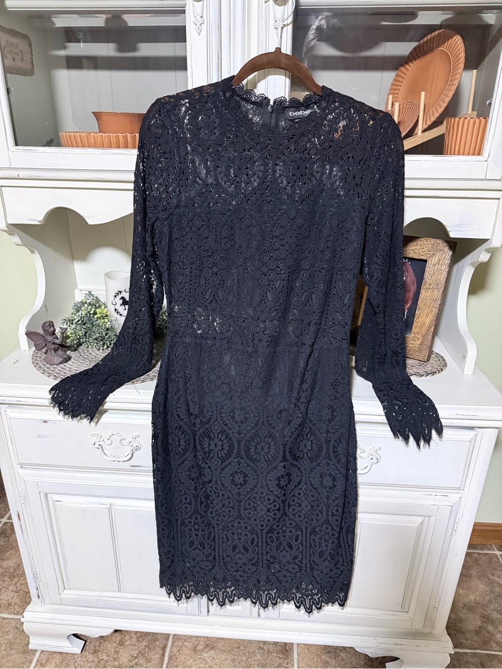 bebe Black Scallop-Edge Lace Long-Sleeve Pencil Dress - Picture 5 of 7